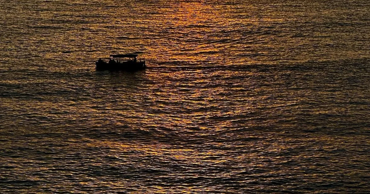 Angebotsfoto: Riomaggiore: Bootsfahrt bei Sonnenuntergang an allen fünf Dörfern entlang