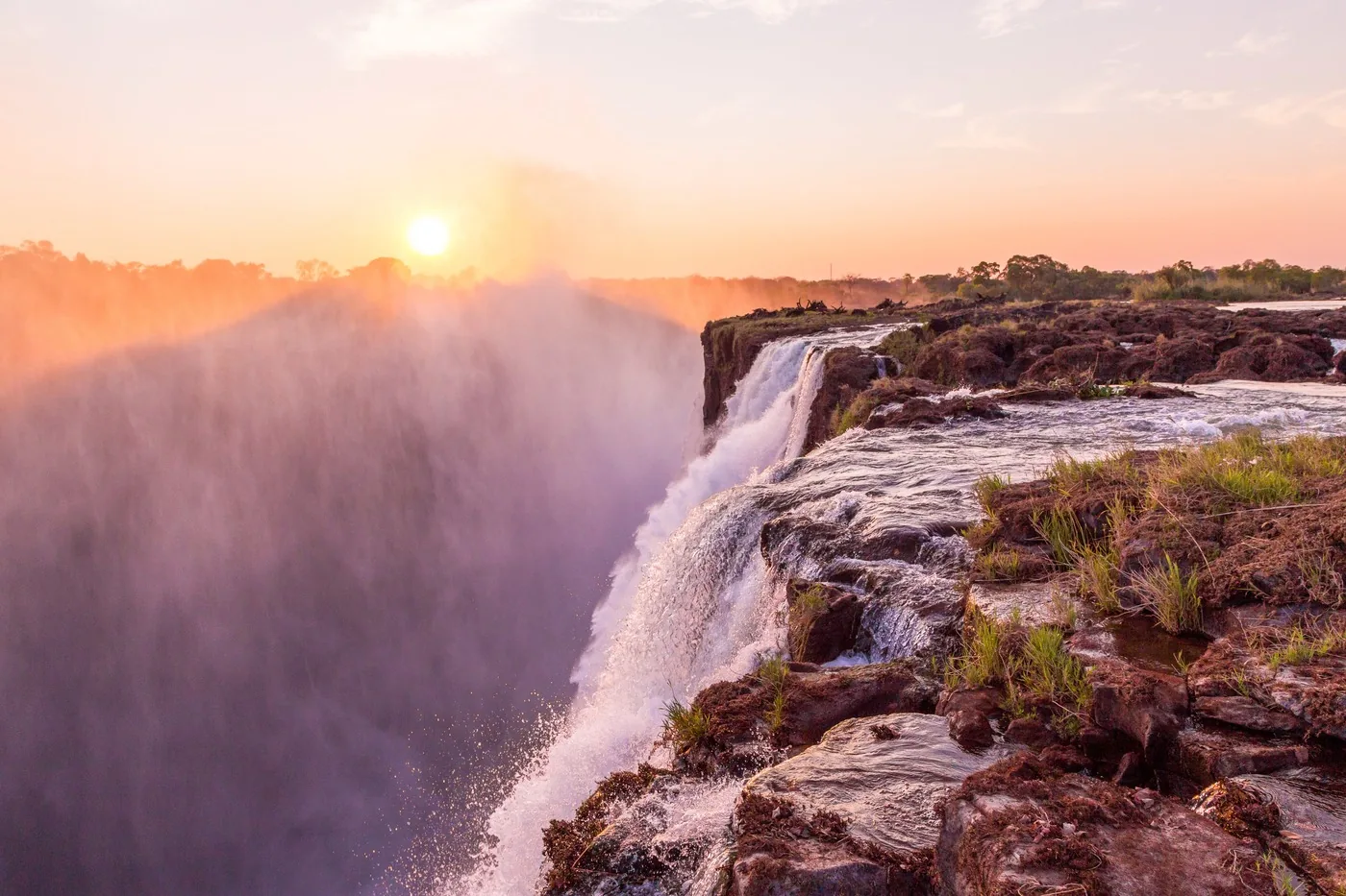 Angebotsfoto: Livingstone Island mit Bad im Devil's Pool, ab Victoria Falls