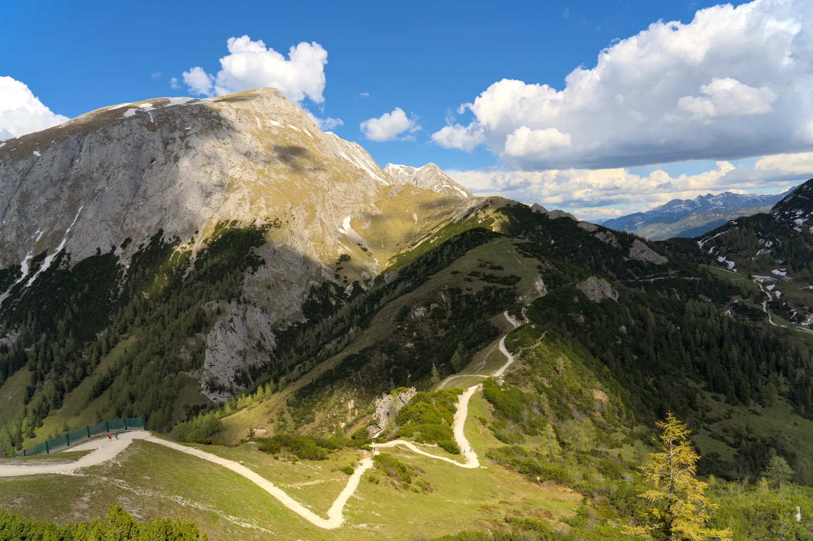 Blick von der Plattform der Jenner-Bergstation auf das Hohe Brett im Nationalpark Berchtesgaden