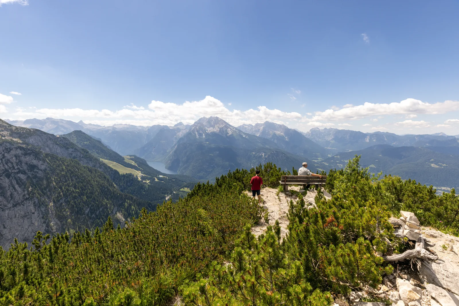 Weiter Blick vom Kehlsteinhaus über die Berchtesgadener und Salzburger Bergwelt