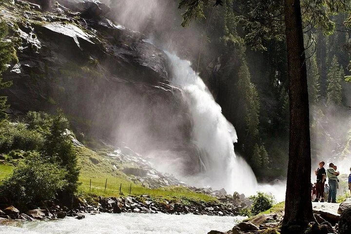 Angebotsfoto: Ab Innsbruck: private Tagestour zu den Krimmler Wasserfällen mit Halt in Kitzbühel