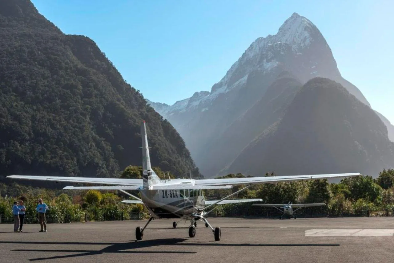Angebotsfoto: Ab Queenstown: Flug zum Milford Sound und Naturkreuzfahrt