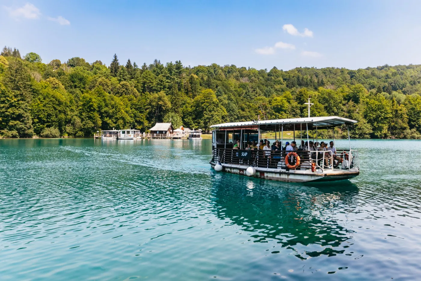 Angebotsfoto: Ab Split: Plitvice mit Führung & Eintritt