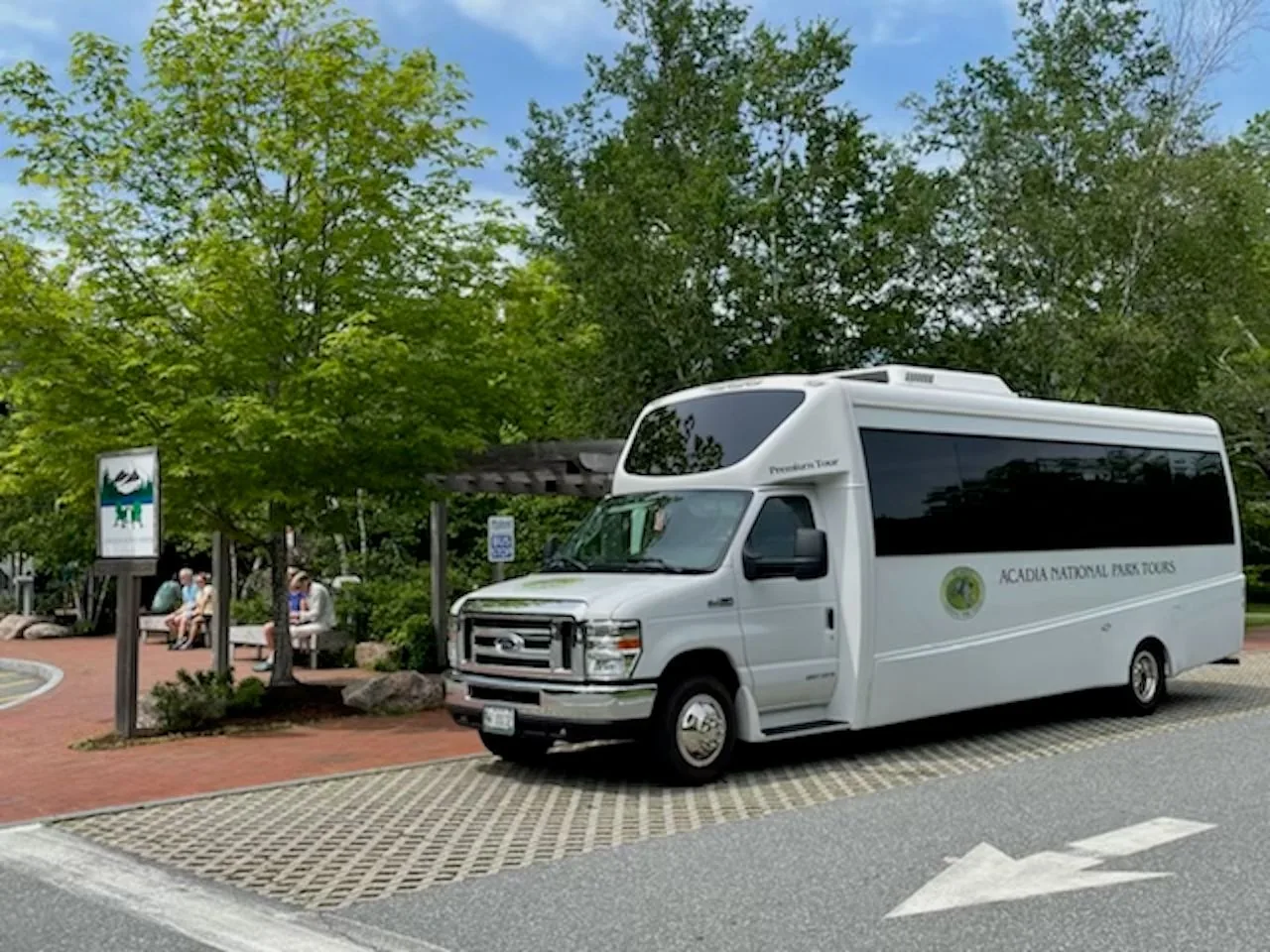 Angebotsfoto: Bustour mit Kommentar zu Cadillac, Thunder Hole und Sieur de Monts