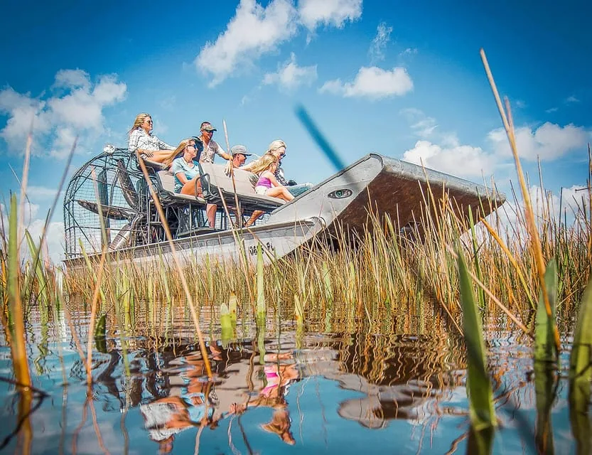 Angebotsfoto: Airboat-Tour und Tiershow im Gator Park