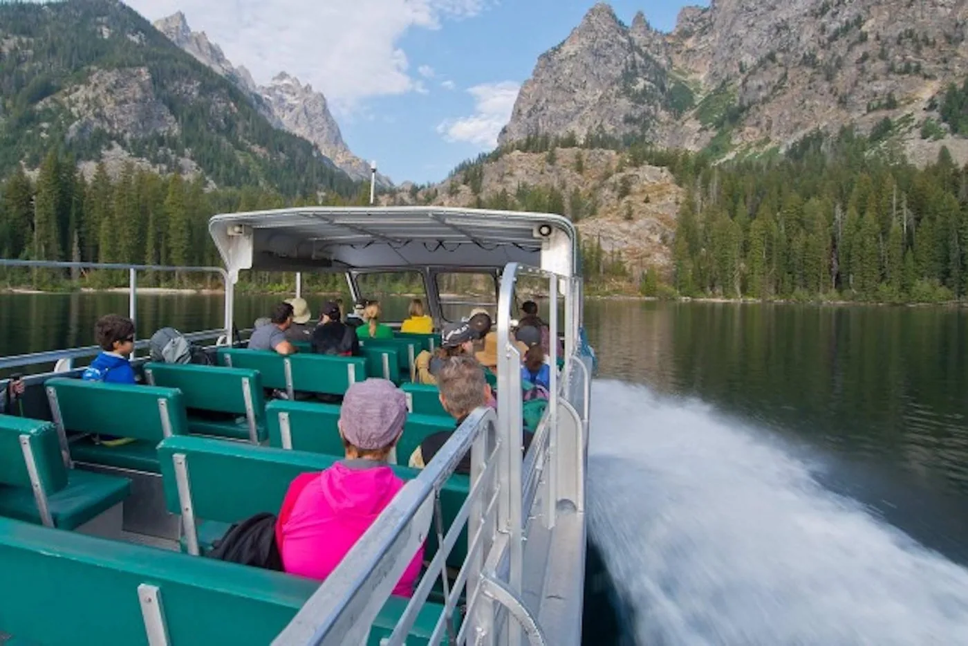 Angebotsfoto: Tagestour durch den Park mit Bootsfahrt über den Jenny Lake