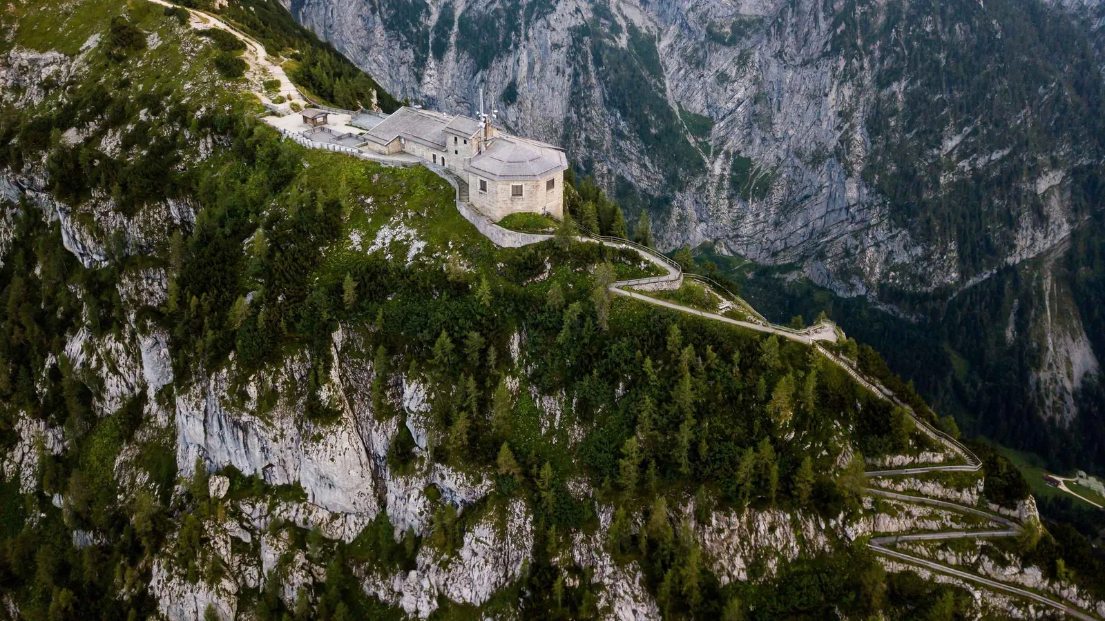 Angebotsfoto: Berchtesgaden: Private Tour zum Kehlsteinhaus und Obersalzberg