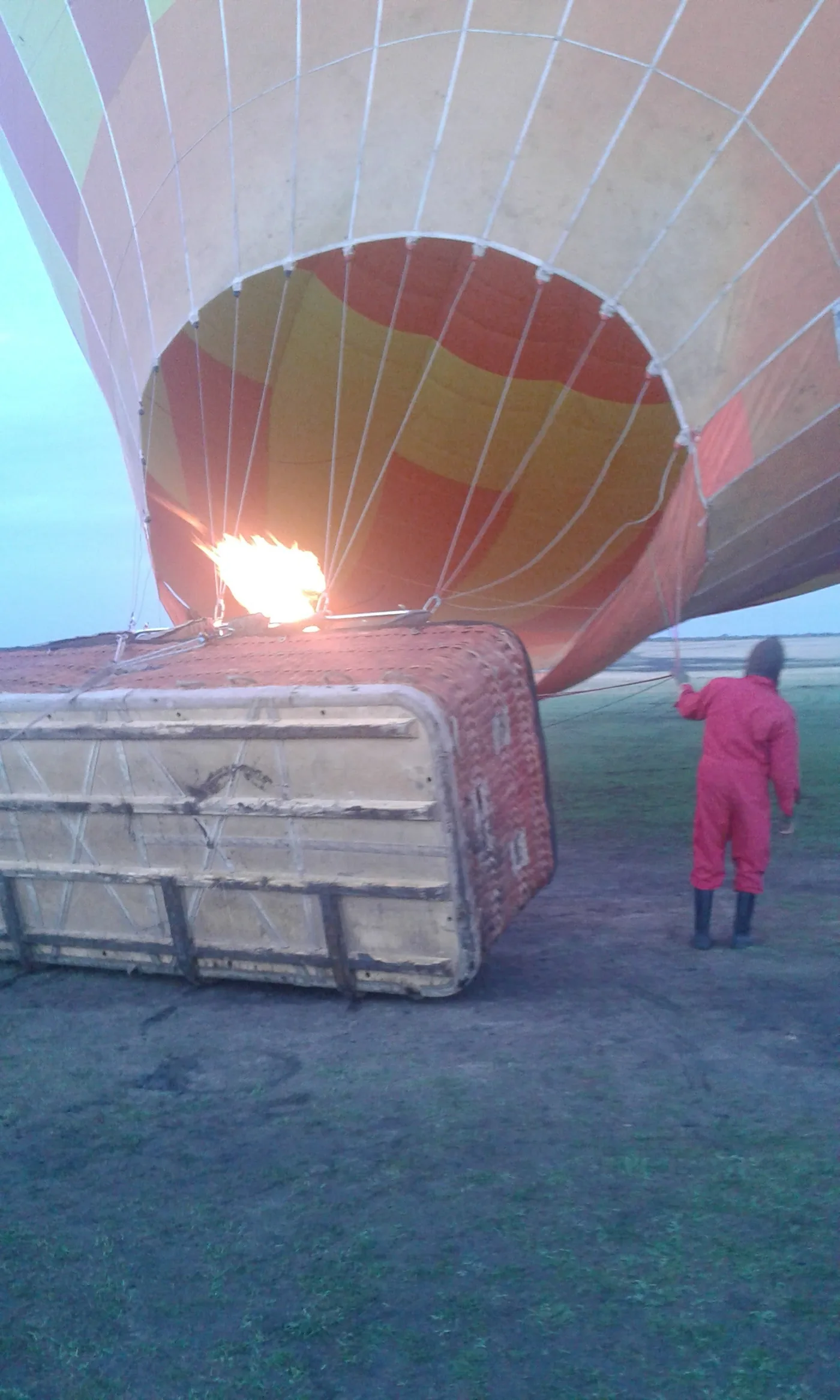 Angebotsfoto: Heißluftballonfahrt bei Sonnenaufgang mit Buschfrühstück