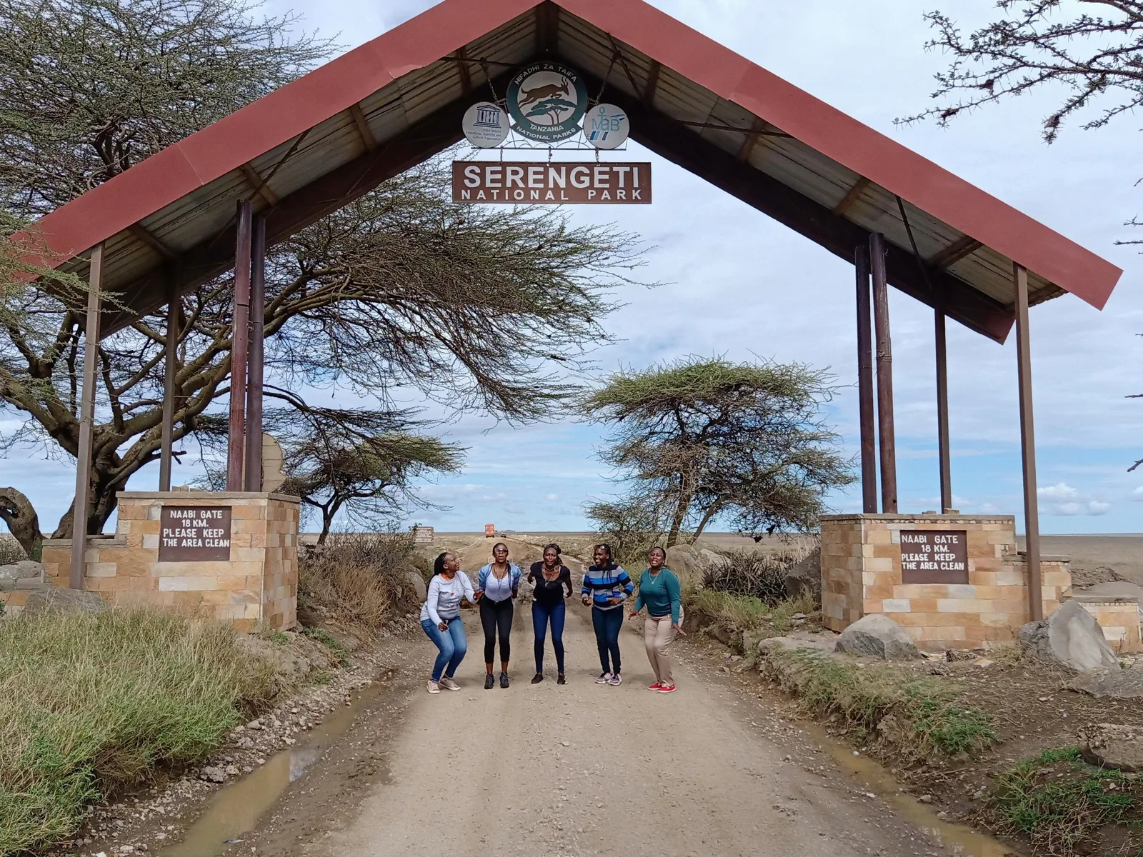 Angebotsfoto: 4 Tage Serengeti und Ngorongoro ab Arusha, Camping mit Koch