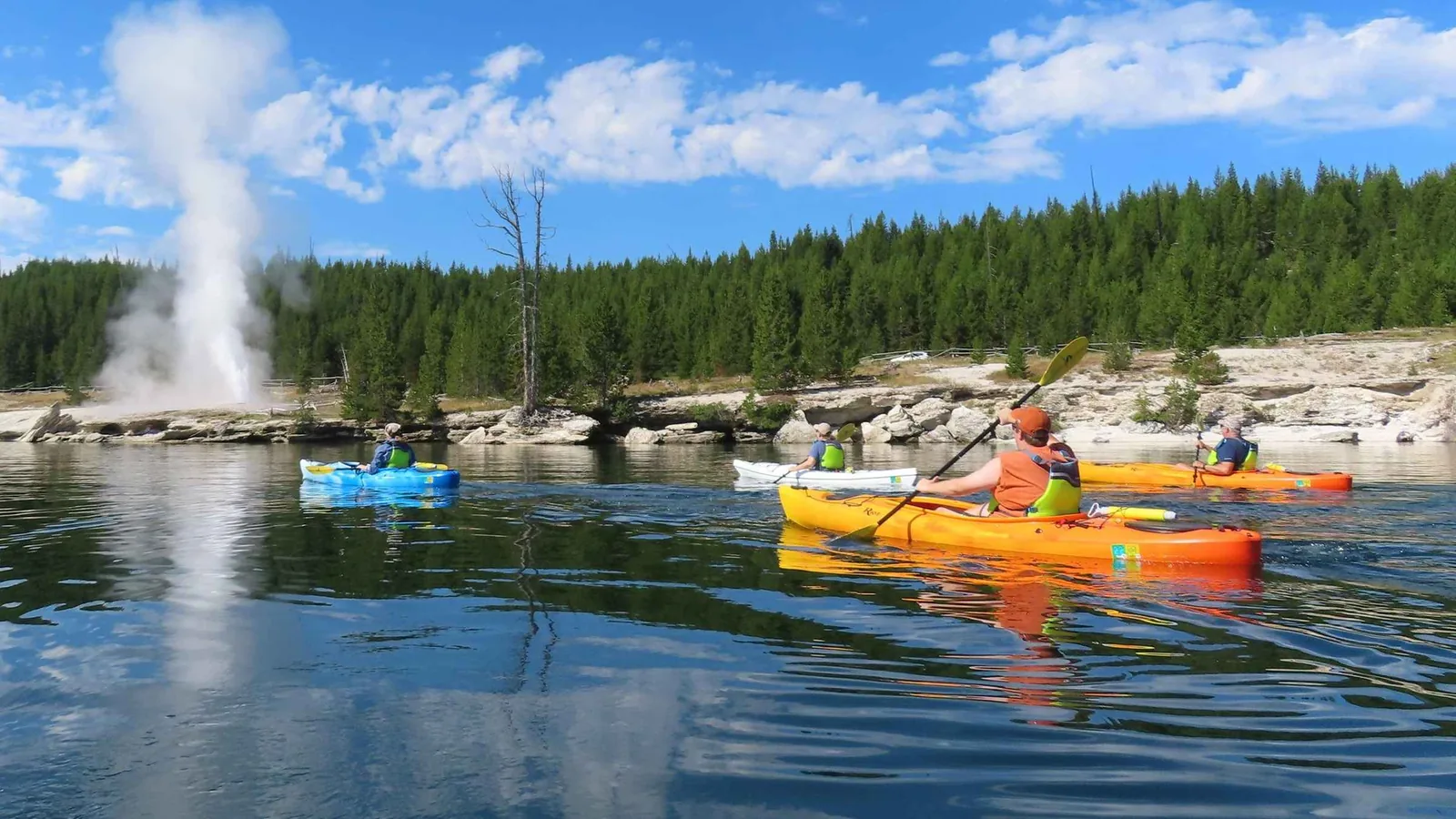 Angebotsfoto: Yellowstone Lake: Geführte Kajaktour ab Grant Village