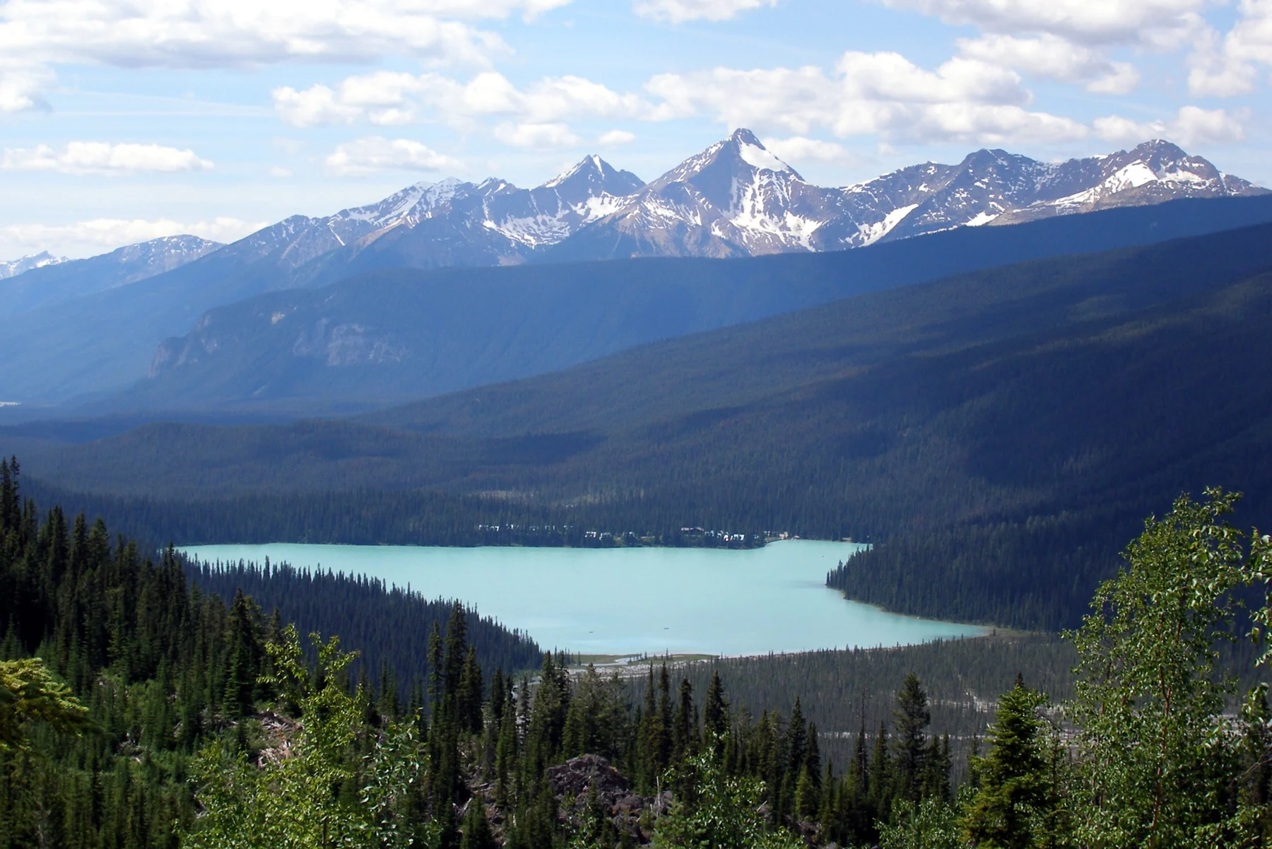 Emerald Lake mit Bergkulisse im Yoho Nationalpark